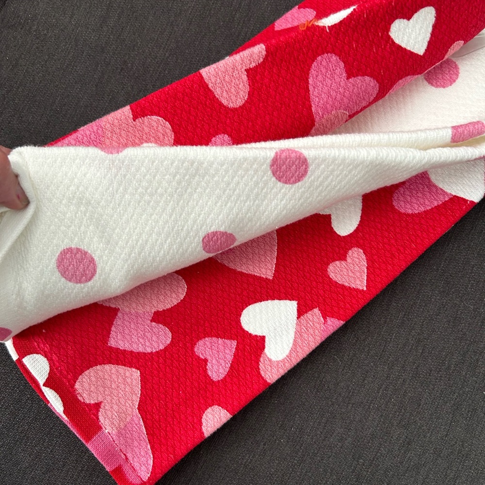 Katte Spade Valentine’s Day Red and Pink Heart Kitchen Towels 3 pack